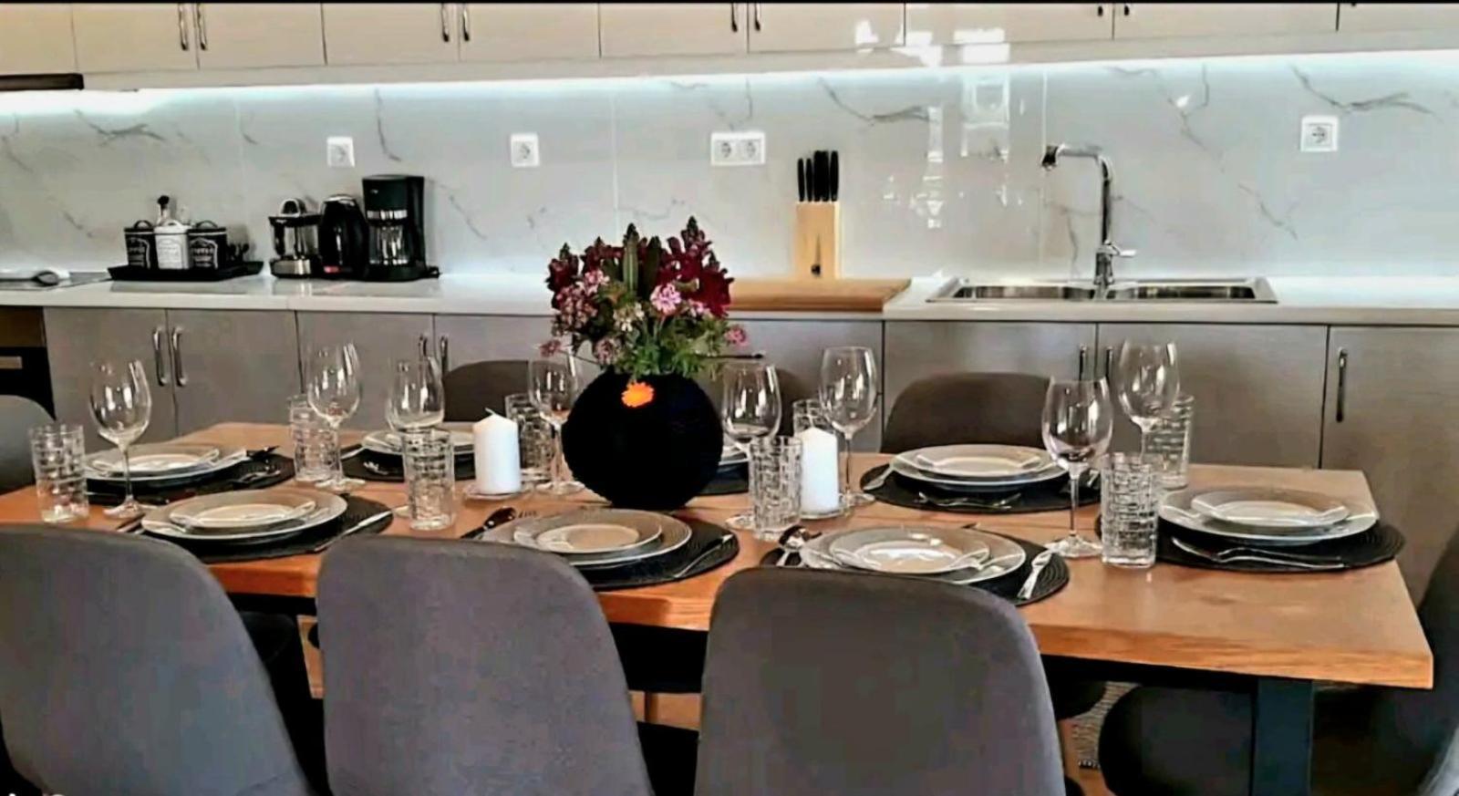 Philoxenia Guest House Himare Bagian luar foto