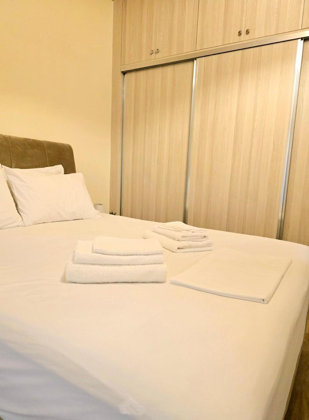 Philoxenia Guest House Himare Bagian luar foto