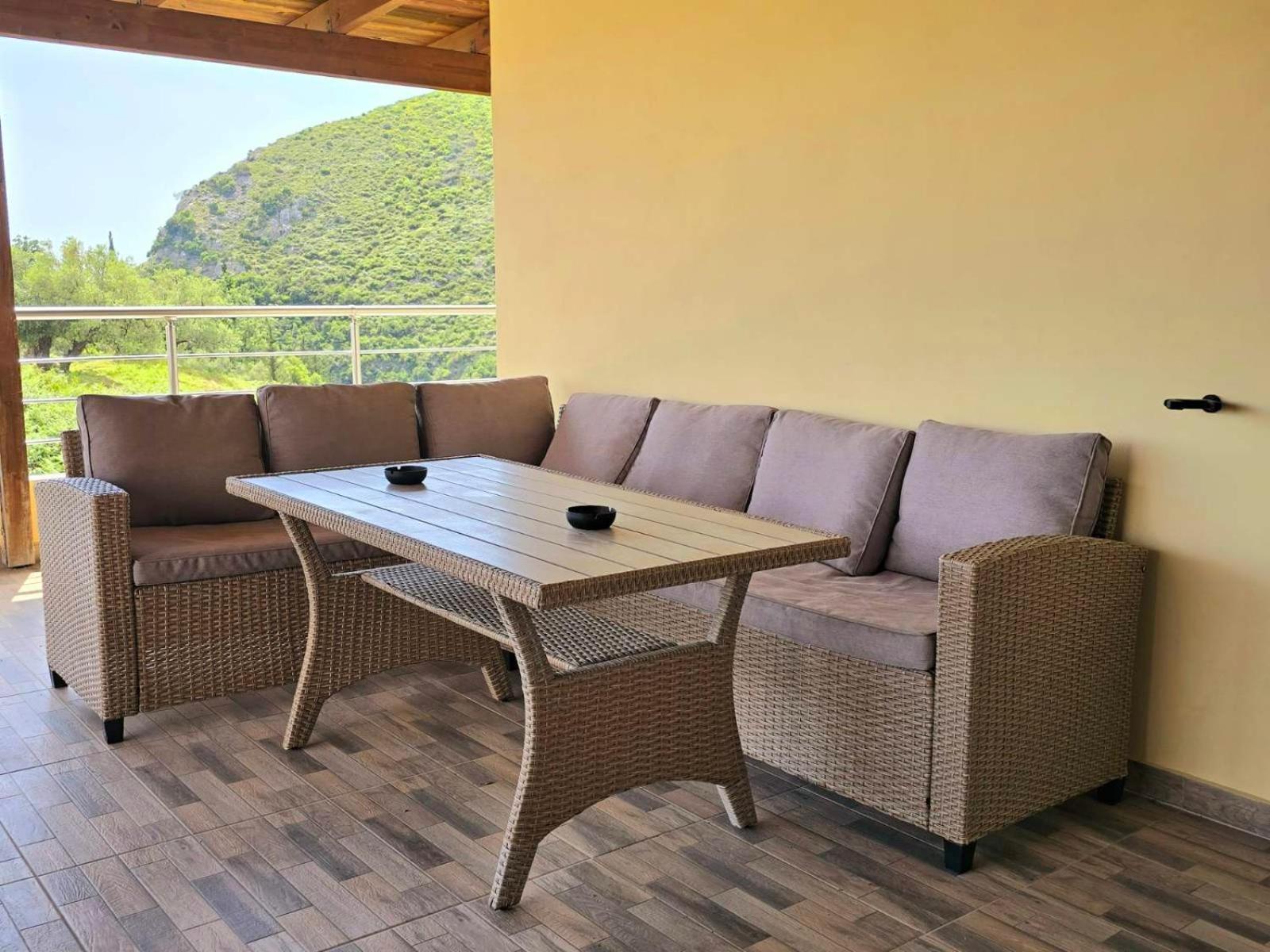 Philoxenia Guest House Himare Bagian luar foto