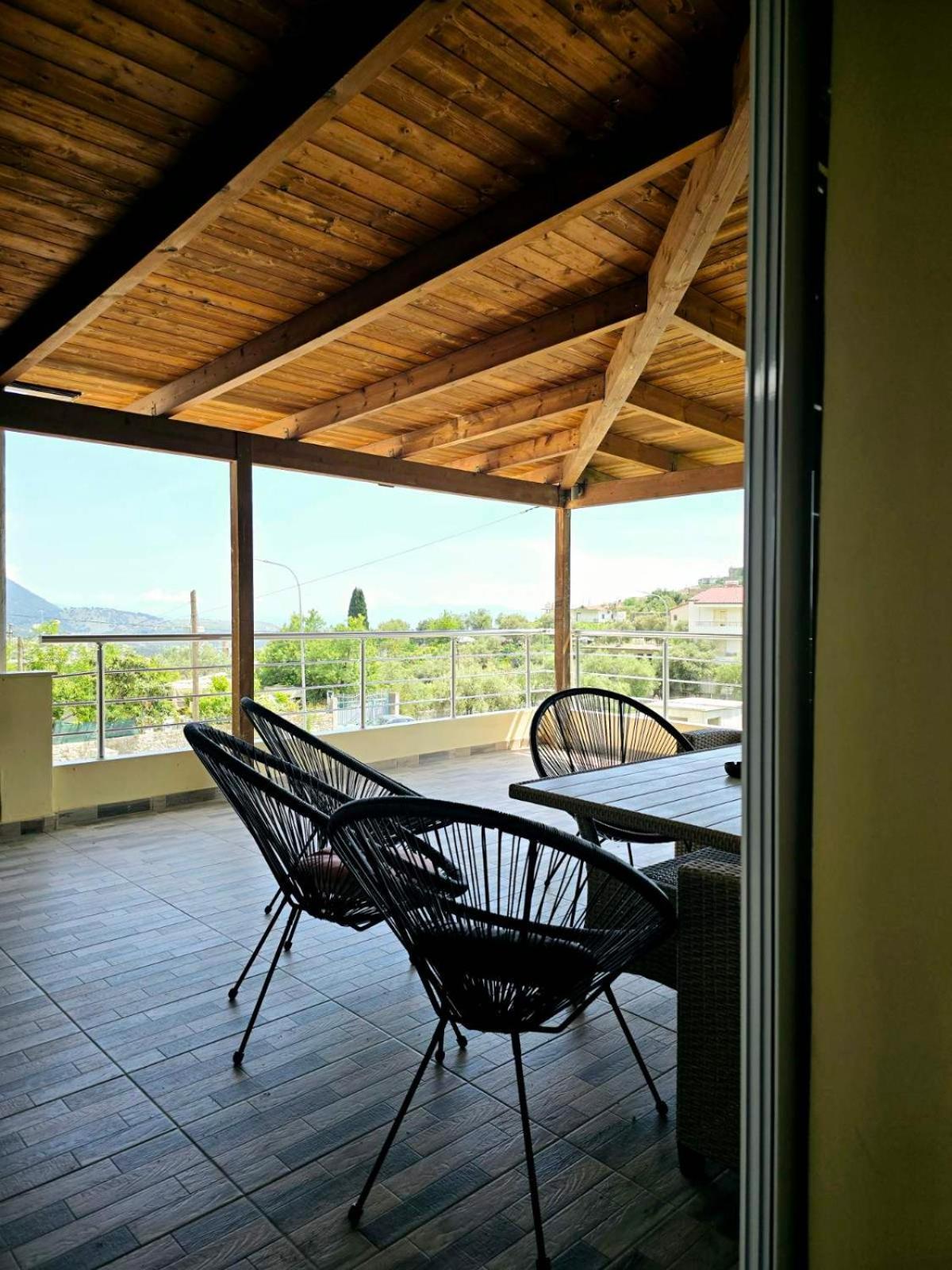 Philoxenia Guest House Himare Bagian luar foto
